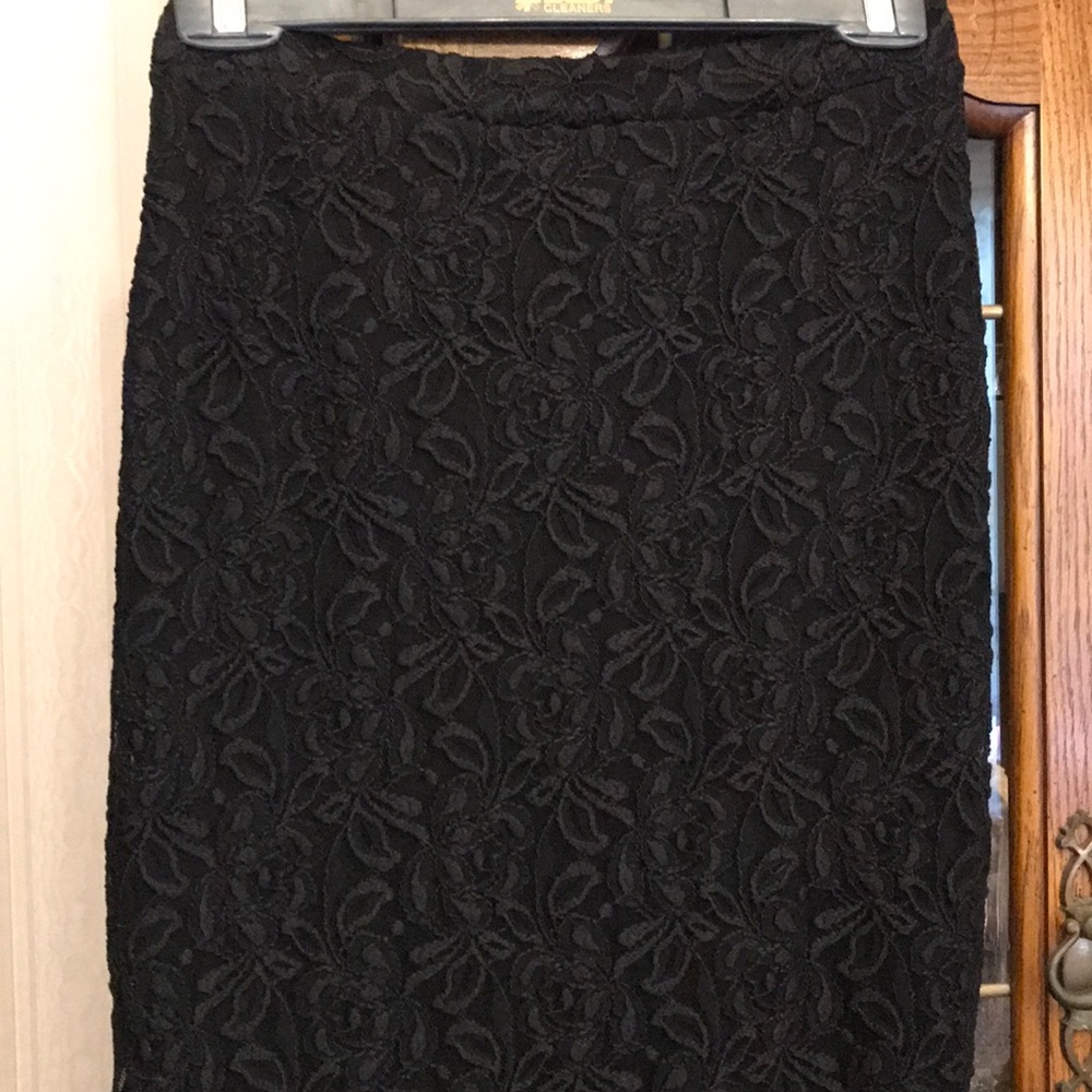 Bobeau Black lace pencil skirt with lining XS